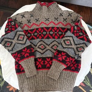 Don Thomas Sporthaus Men's Turtleneck Sweater in Gray and Red Pattern